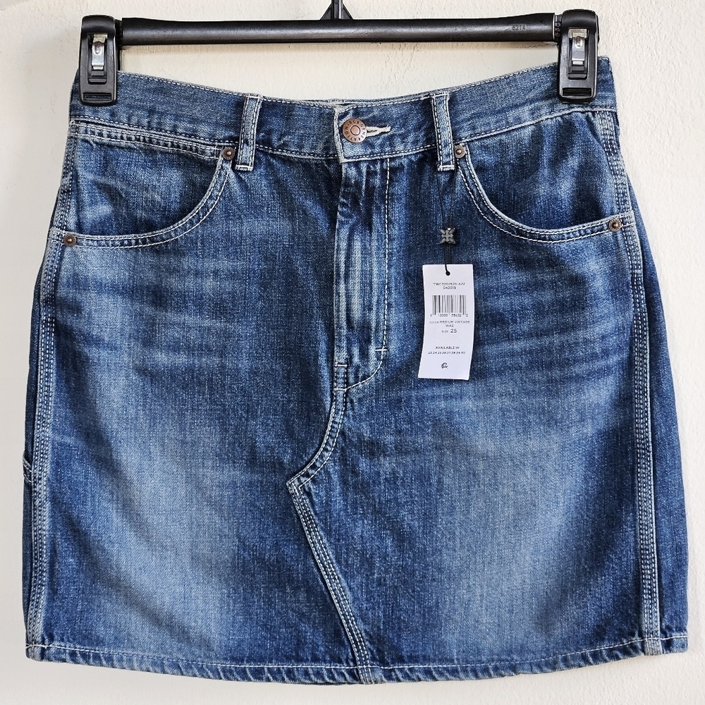BCBGENERATION DENIM MINI SKIRT SIZE 2